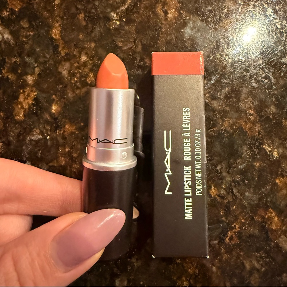 💄 MAC Matte Lipstick | Velvet Teddy 617 | NWT 💄 - Picture 2 of 7